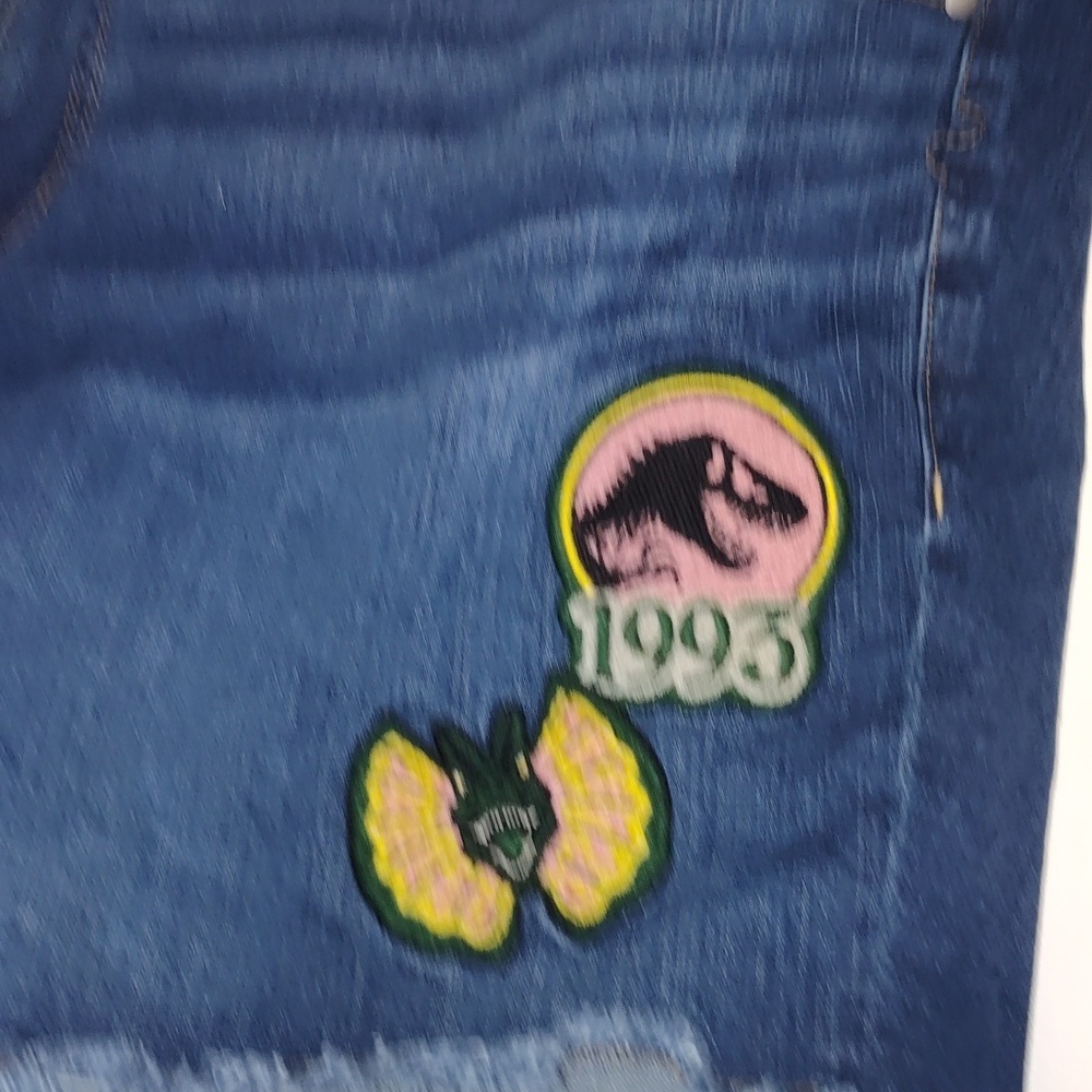 Jurassic Park's Women's Jeans Shorts Size 22 With Dinosaur Patches - Picture 2 of 8